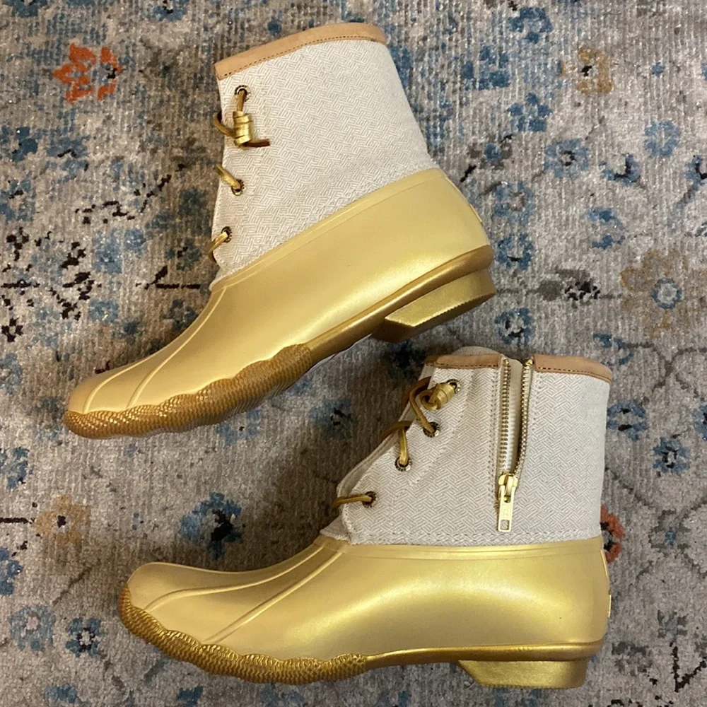 New Sperry Saltwater Metalic Gold Fleece Lined Waterproof Duck Rain Boot Sz 10